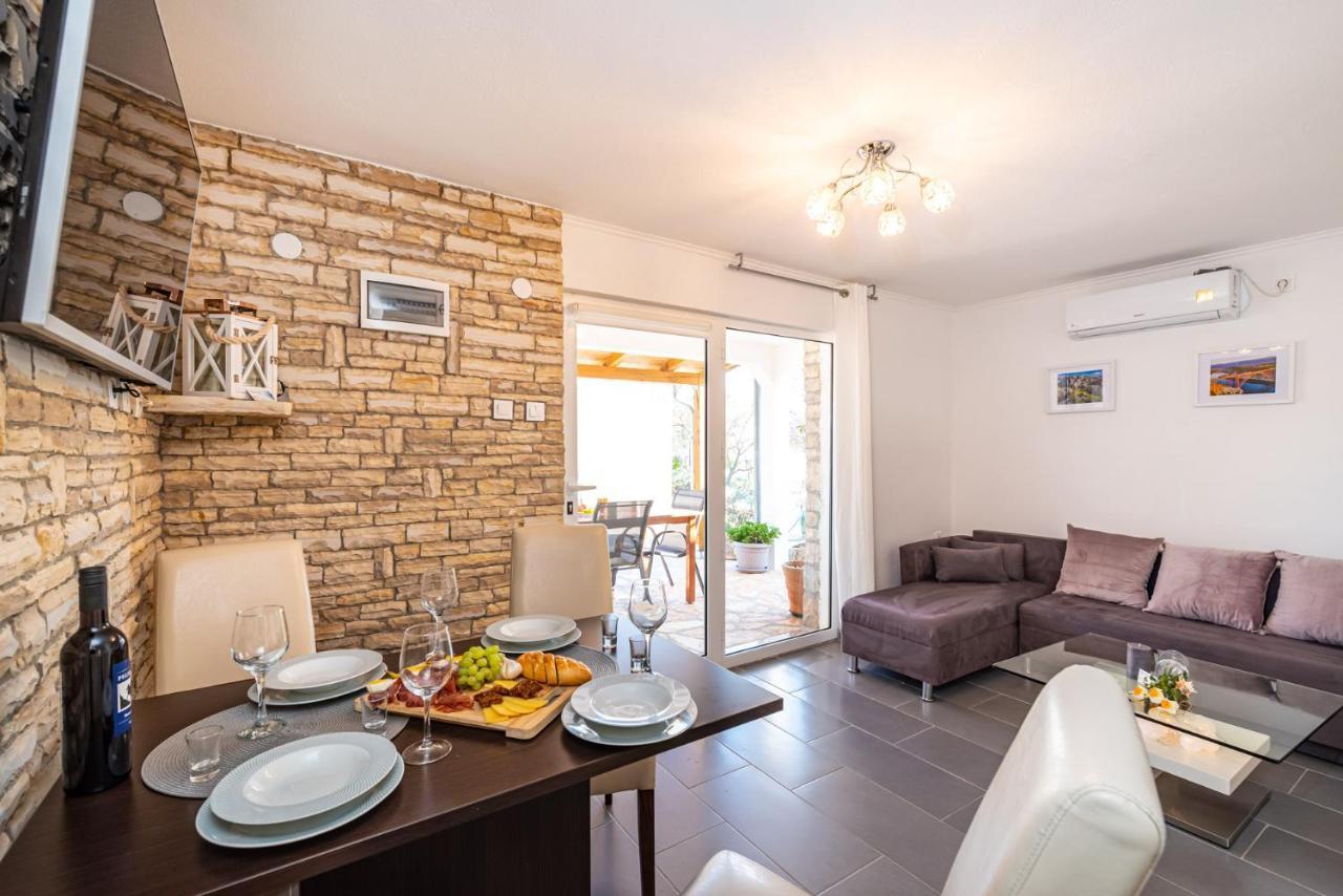 Apartmán Maia Lena Jasenice  Exteriér fotografie